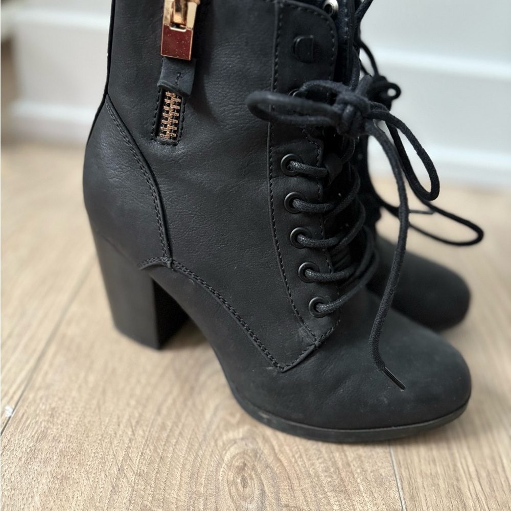 Black Lace-Up Ankle Boots size 6 - Picture 2 of 7